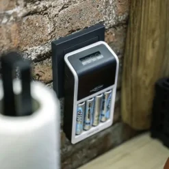 ANSMANN AG Akku-Ladegerät Comfort Plus + 4× AA 2100mAh^ Akku-ladegeräte